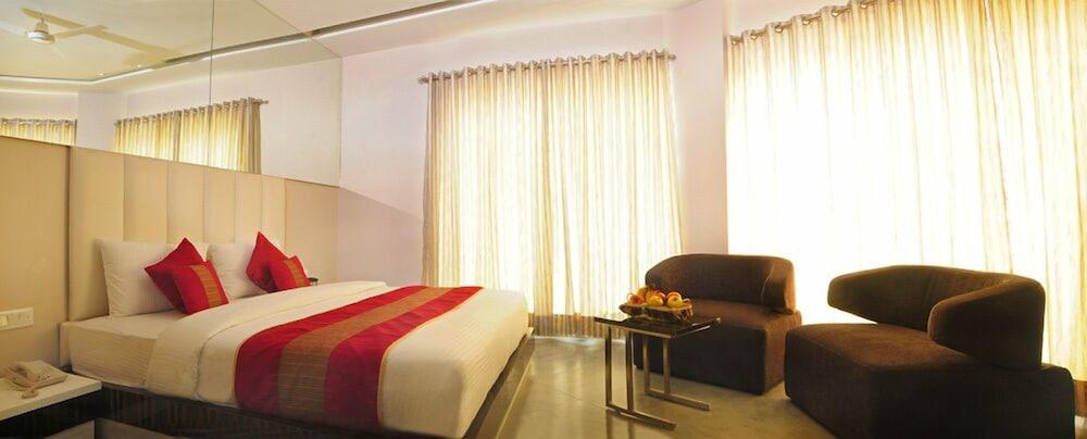 Hotel Gulnar New Delhi Bagian luar foto
