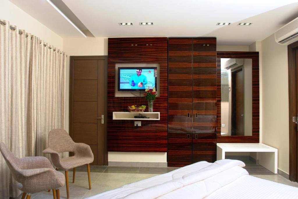 Hotel Gulnar New Delhi Bagian luar foto