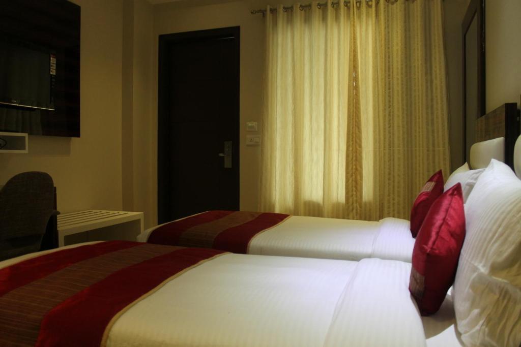 Hotel Gulnar New Delhi Ruang foto