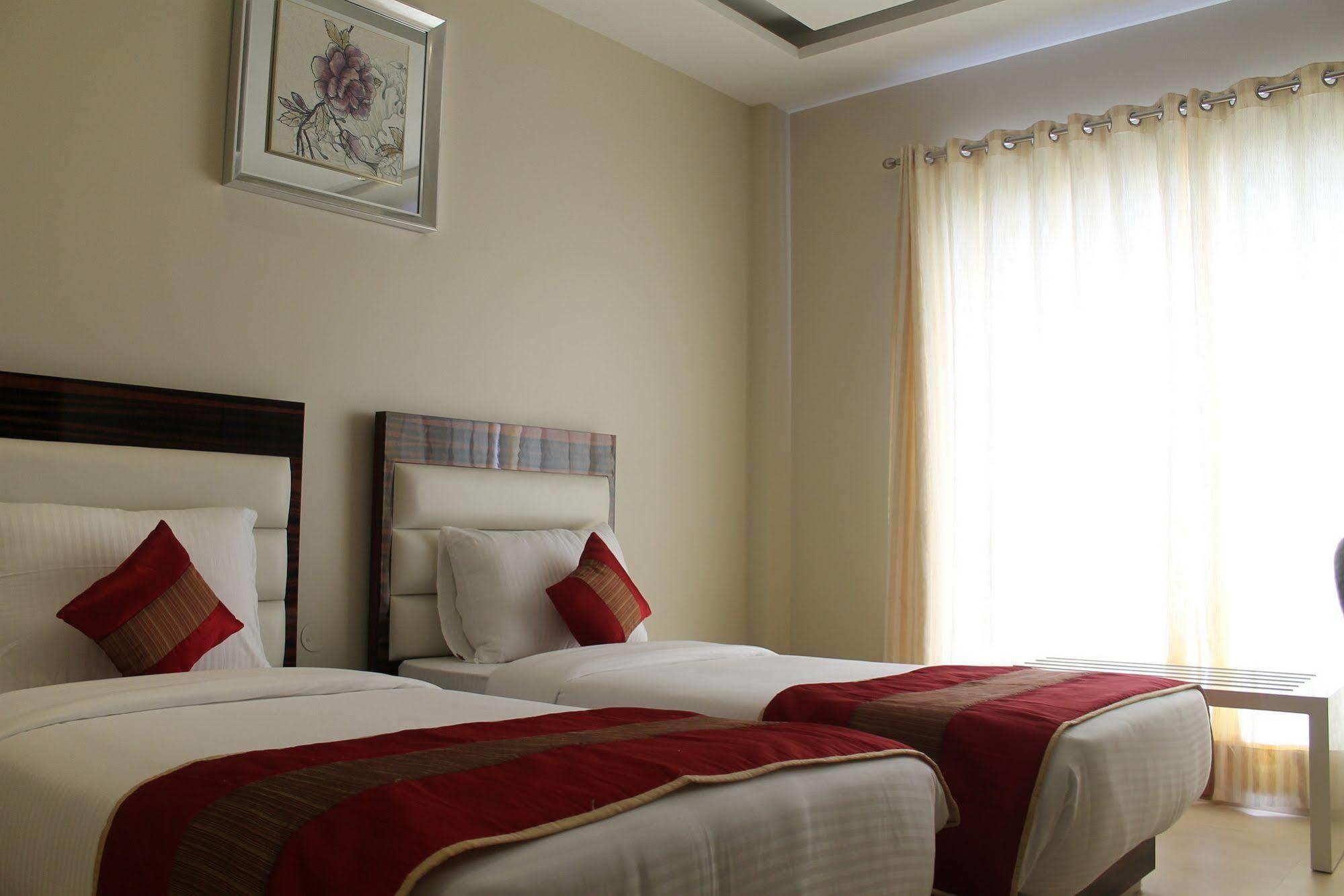 Hotel Gulnar New Delhi Ruang foto